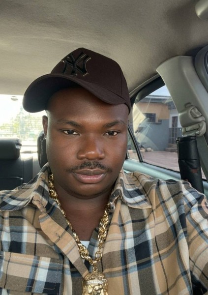 Lester, 31, Kharial