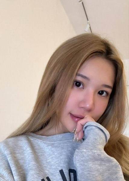 Rose, 26, Zaragoza