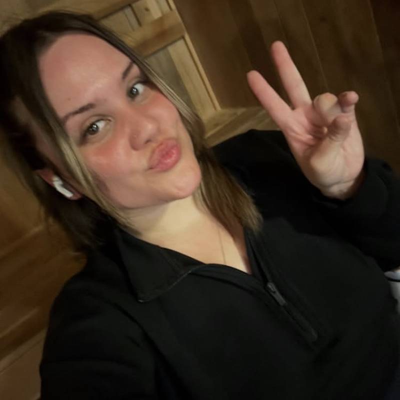 Ophelia, 42, Stbayev