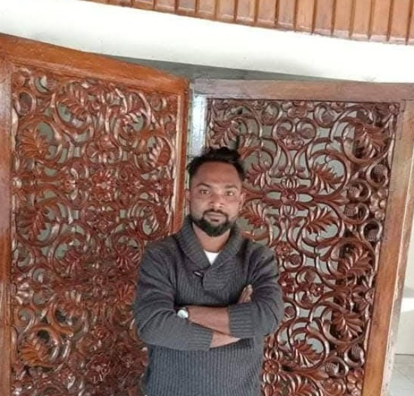 M.MI-.MOMIN, 33, Luxembourg