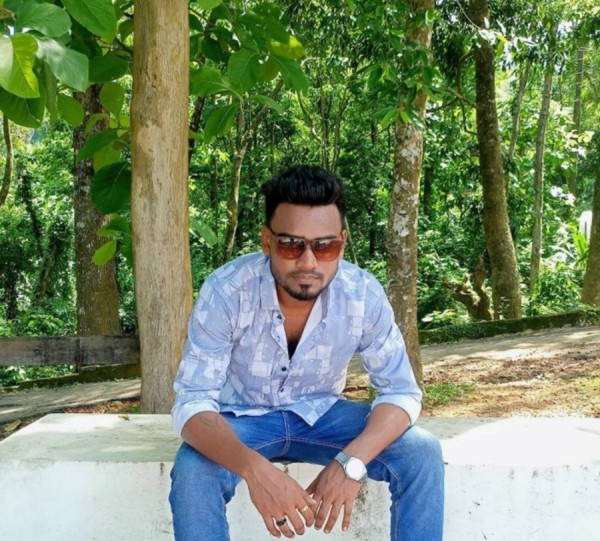 Arman, 18, Op