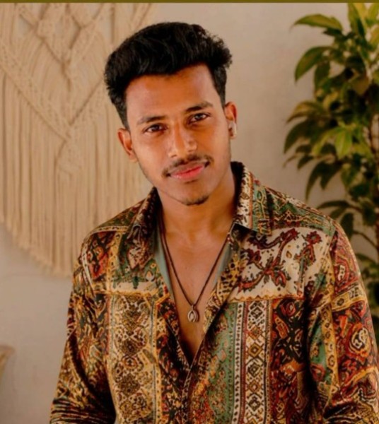 tiz raj, 24, Majhaulia