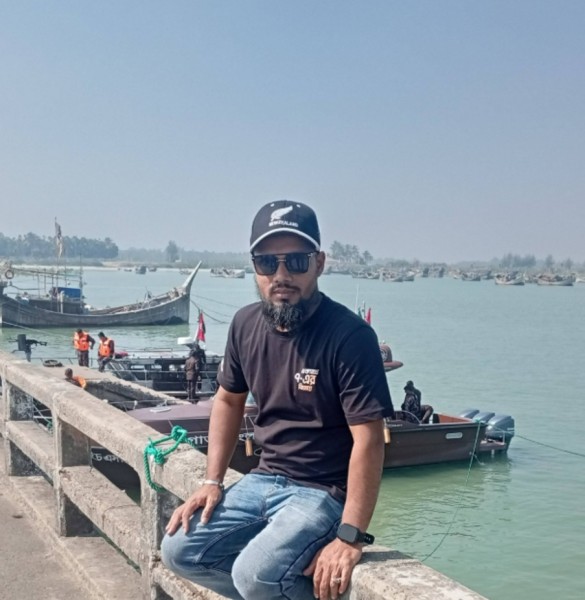 Alamgir Hossain, 31, Mukacheve