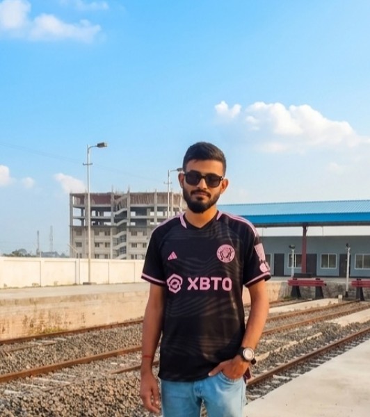 Subrata Majumder, 31, Babek