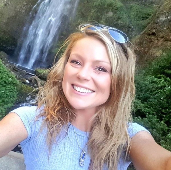 Chloe94642 dating